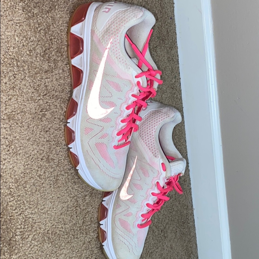 Neon pink Nike air maxes : size 8.5 women’s 7 mens
